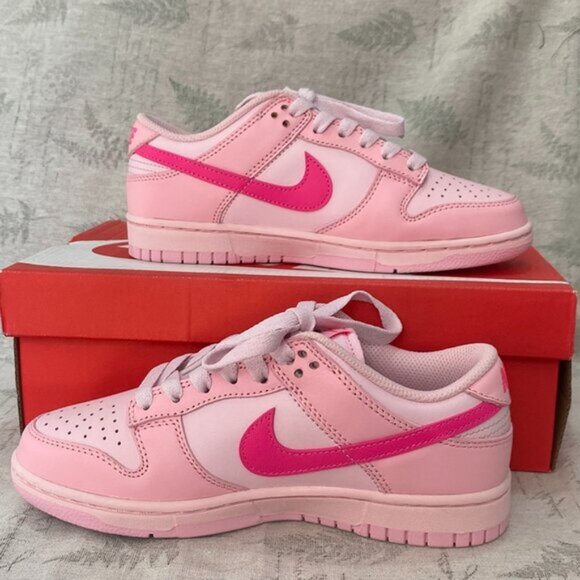Nike Dunk Low Triple Pink - Picture 1 of 8